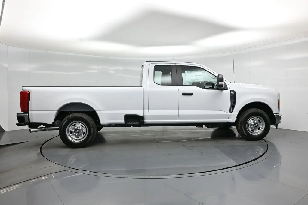 New 2026 Oxford White Ford XL image 19