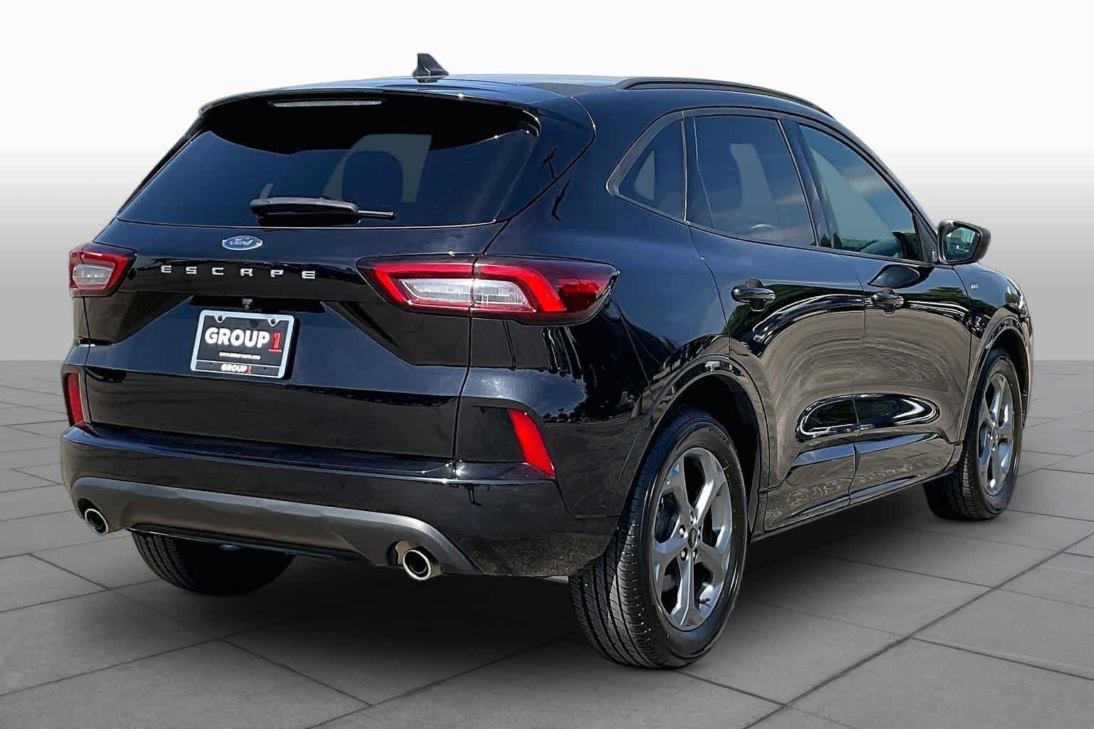 Used 2024 Agate Black Metallic Ford ST-Line image 12