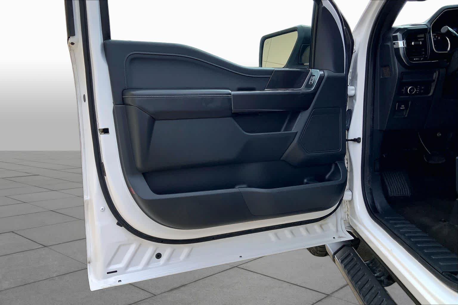 Used 2021 Oxford White Ford XLT image 21