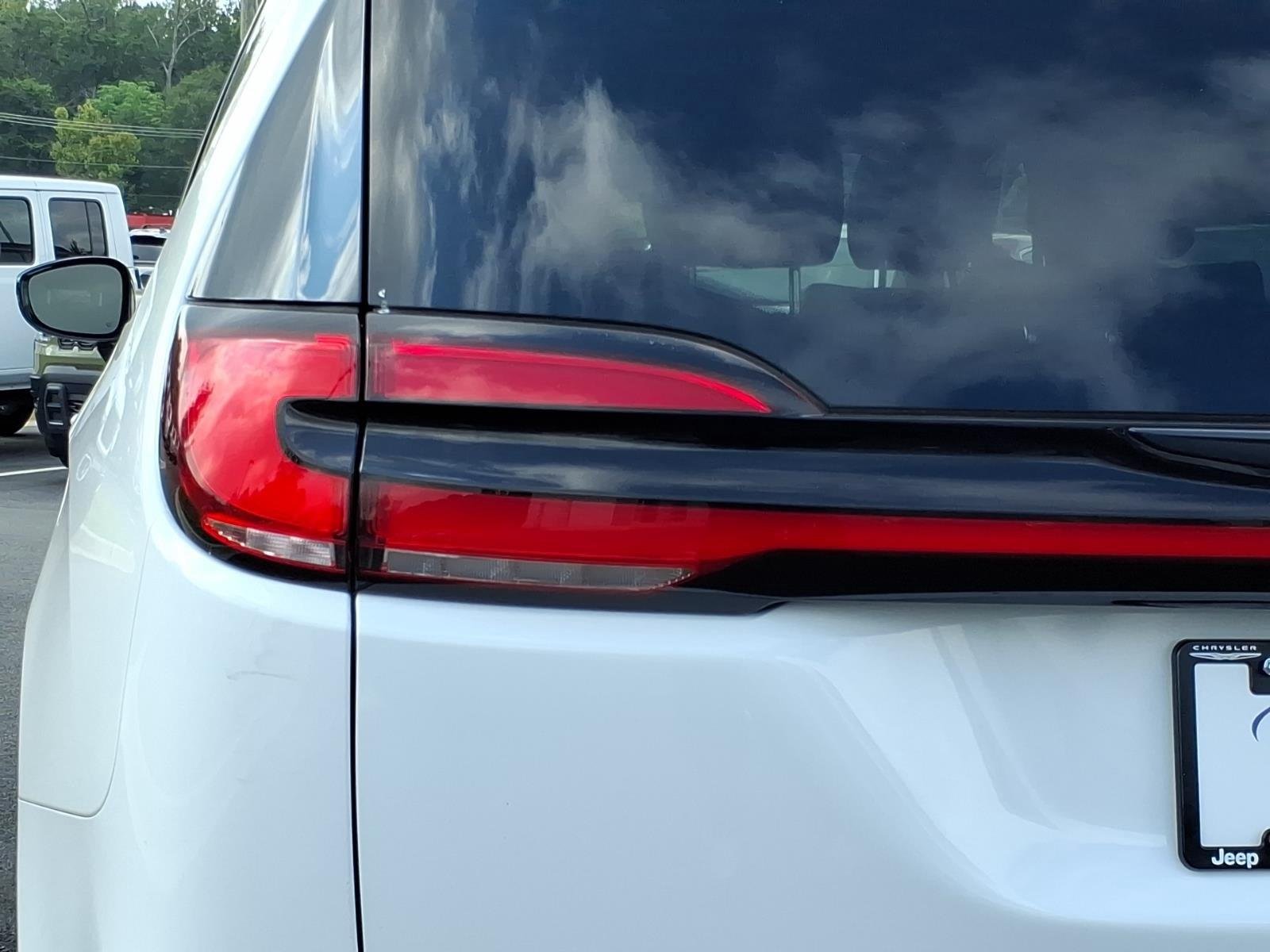 Used 2024 Bright White Clearcoat Chrysler Hybrid S Appearance Pkg image 17