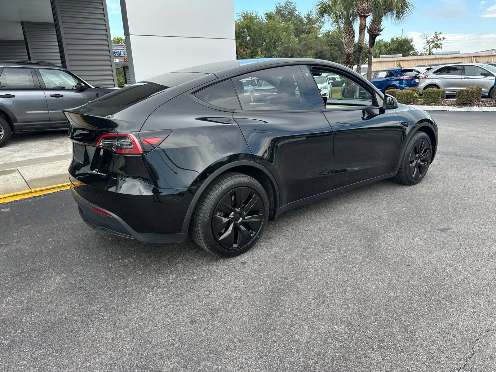 Used 2023 Black Tesla Long Range image 5
