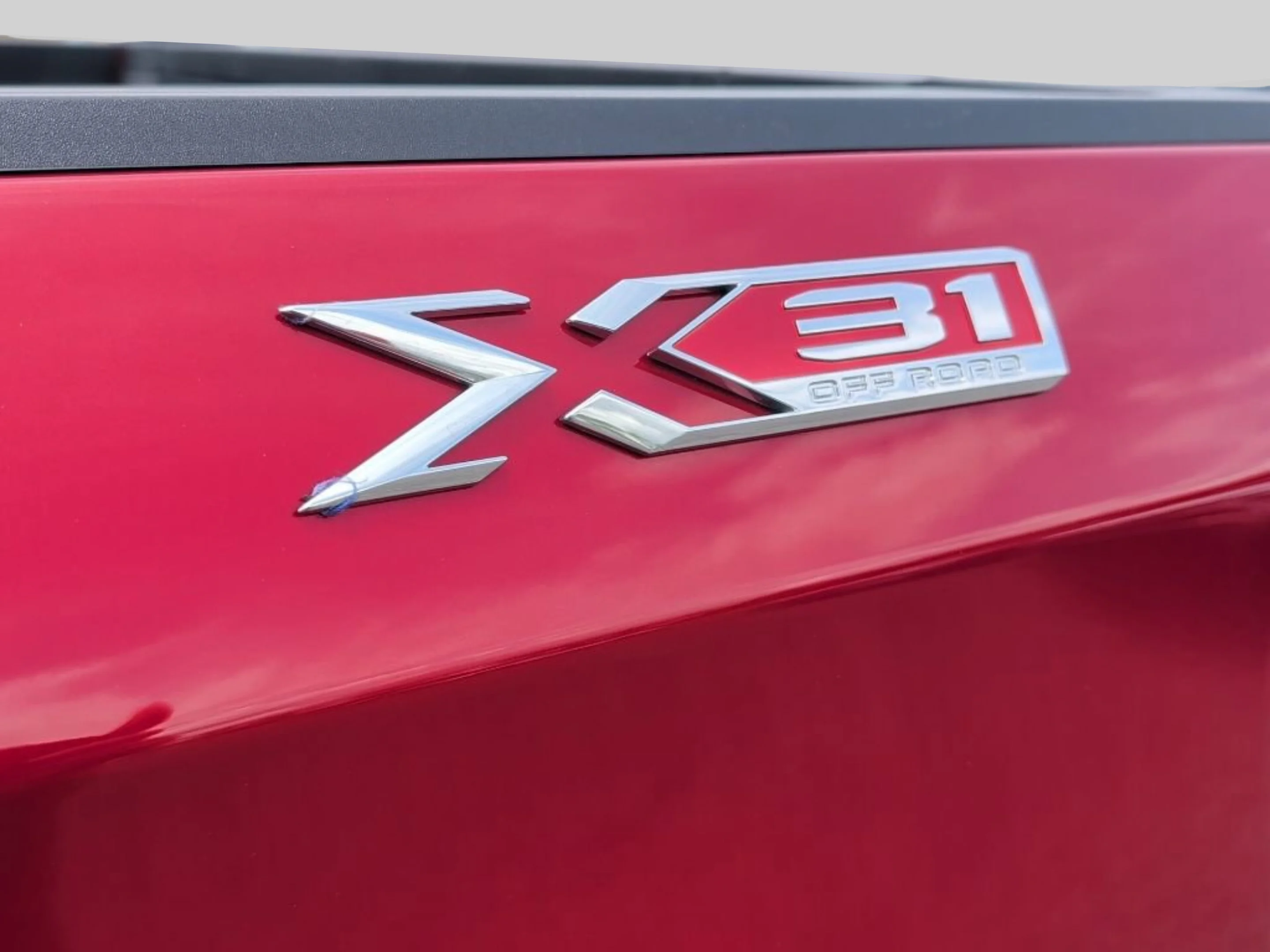 Used 2025 Volcanic Red Tintcoat GMC SLT image 49
