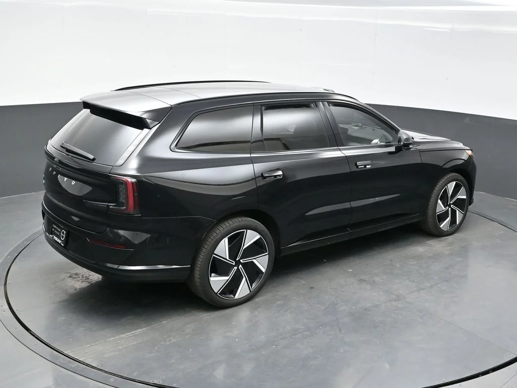 2025 Volvo EX90 Ultra - Photo 41