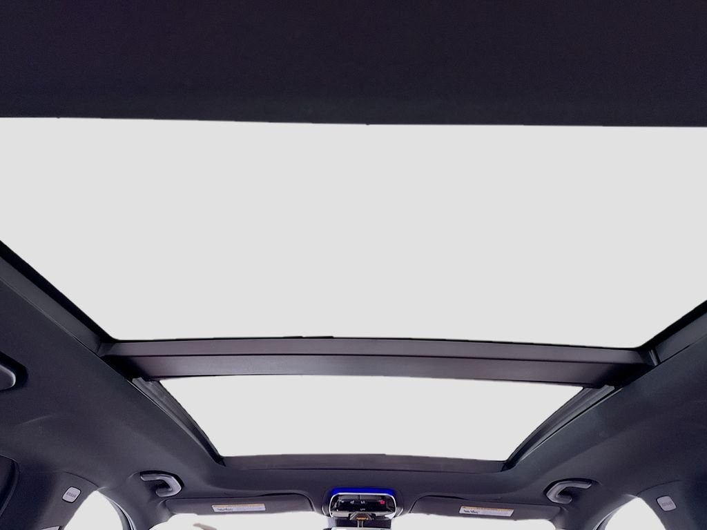 New 2026 Polar White Mercedes-Benz GLC 300 image 23
