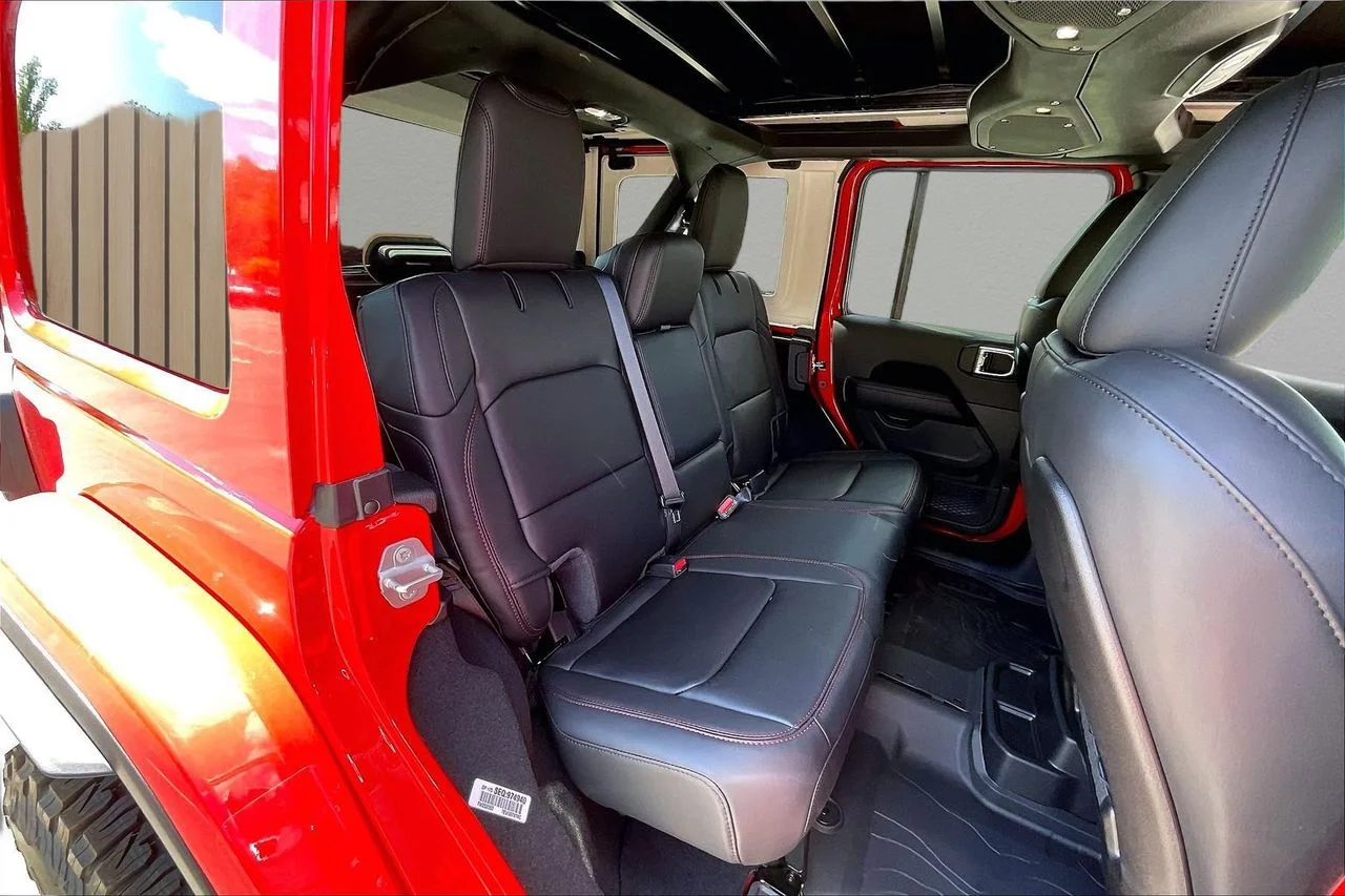 New 2026 Firecracker Red Clear-Coat Exterior Paint Jeep Rubicon X image 18