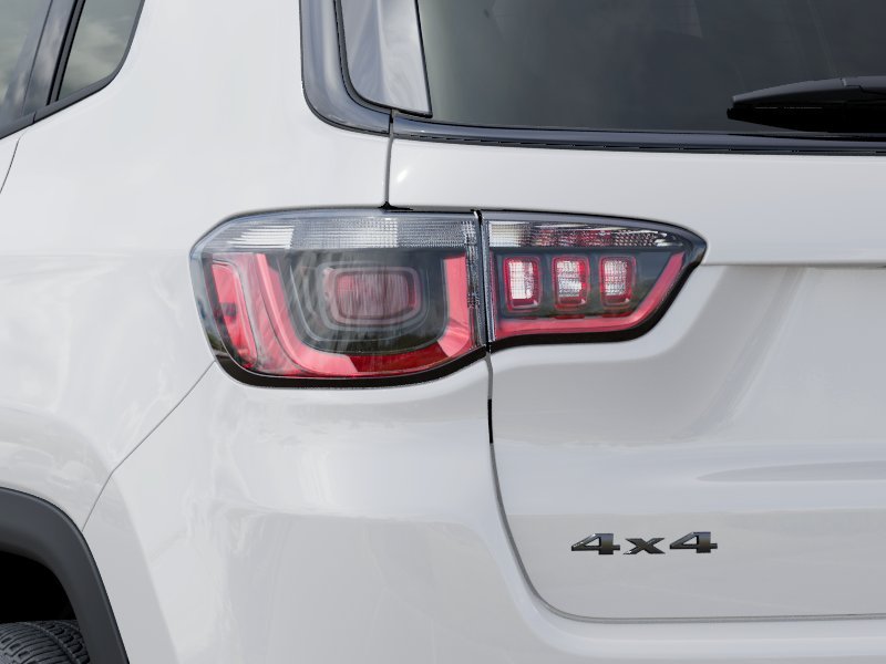 New 2026 Bright White Clear-Coat Exterior Paint Jeep Latitude image 35