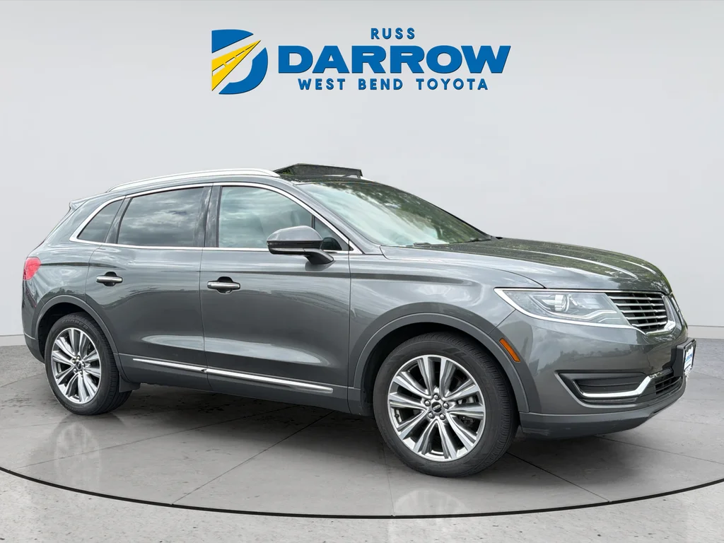 Used 2017 Gray Lincoln Reserve image 6