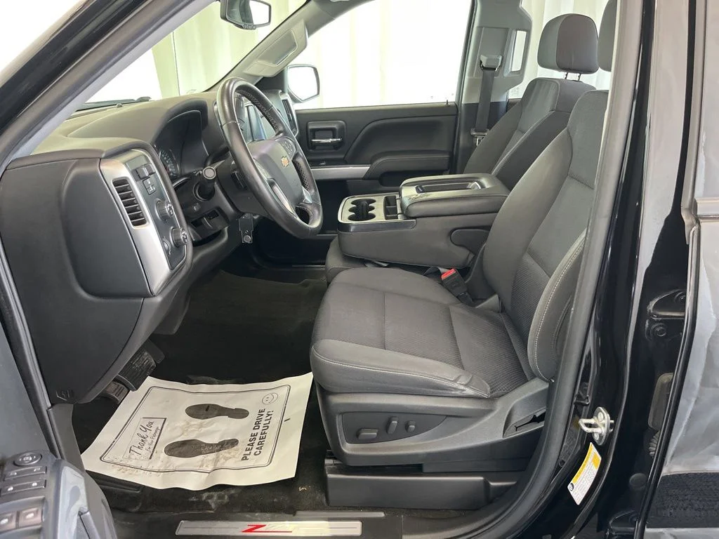 Used 2018 Black Chevrolet LT image 3