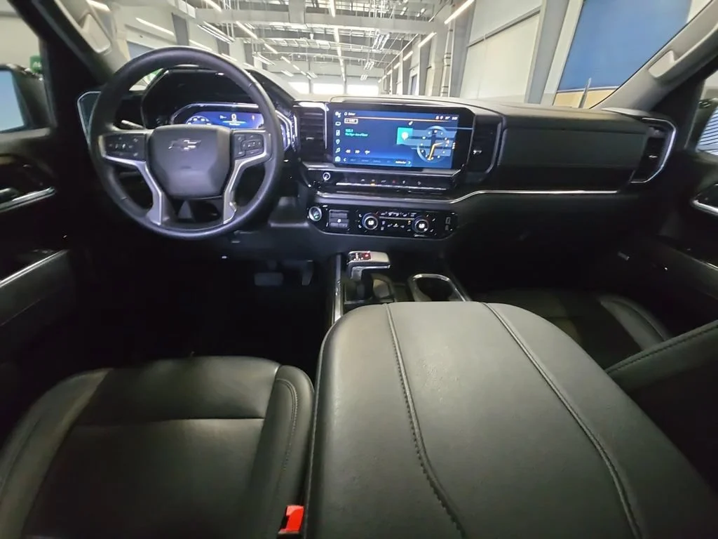 Used 2023 SUMMIT WHITE Chevrolet LT Trail Boss image 21