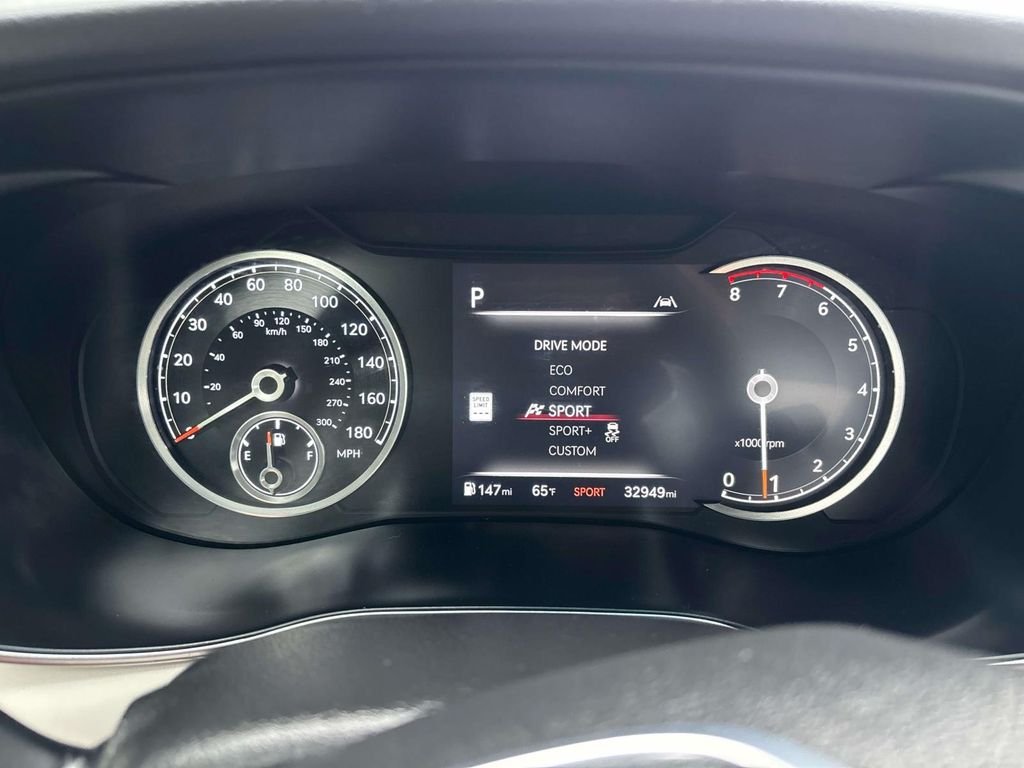 Used 2025 White Genesis 2.5T image 31