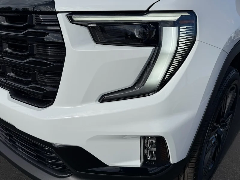 New 2027 Summit White GMC Elevation image 21