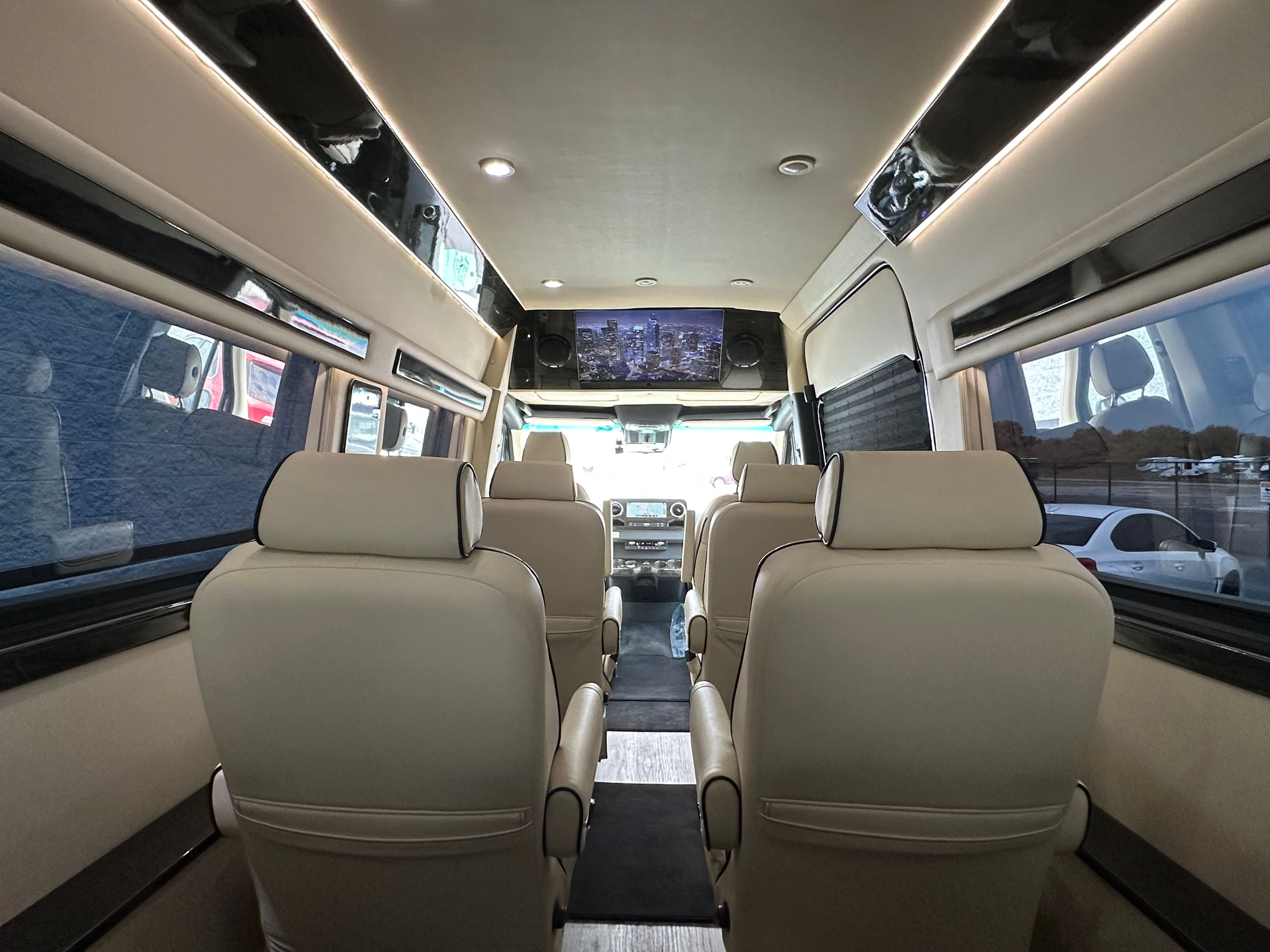 Used 2024 Obsidian Black Metallic Mercedes-Benz Midwest G55 Touring image 46