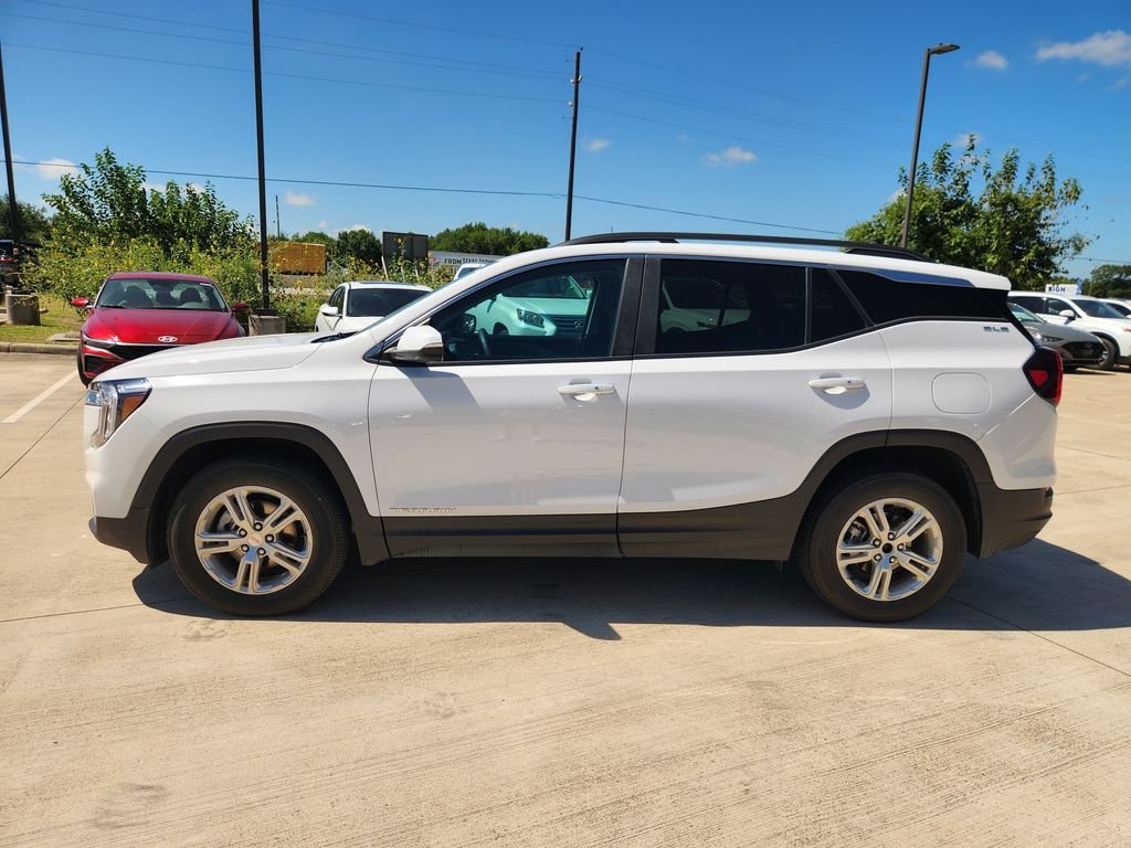 Used 2023 Summit White GMC SLE image 6