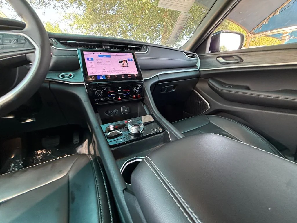 Used 2025 Gray Jeep 4xe image 15