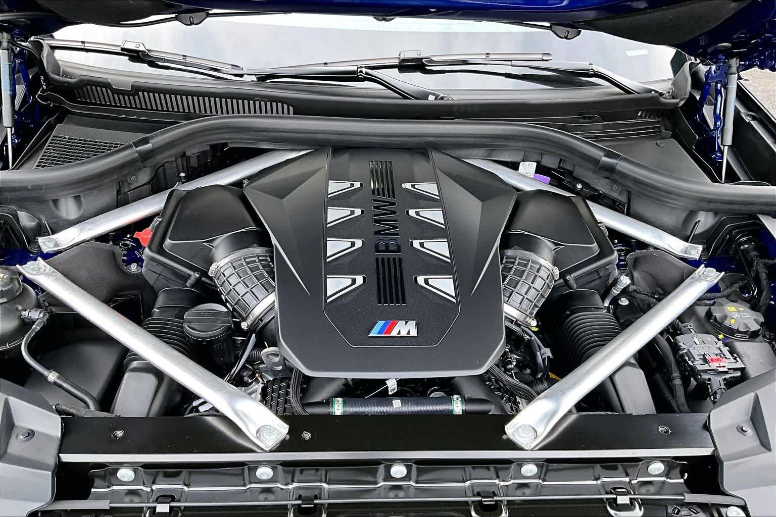 New 2027 Marina Bay Blue Metallic BMW M60i image 16