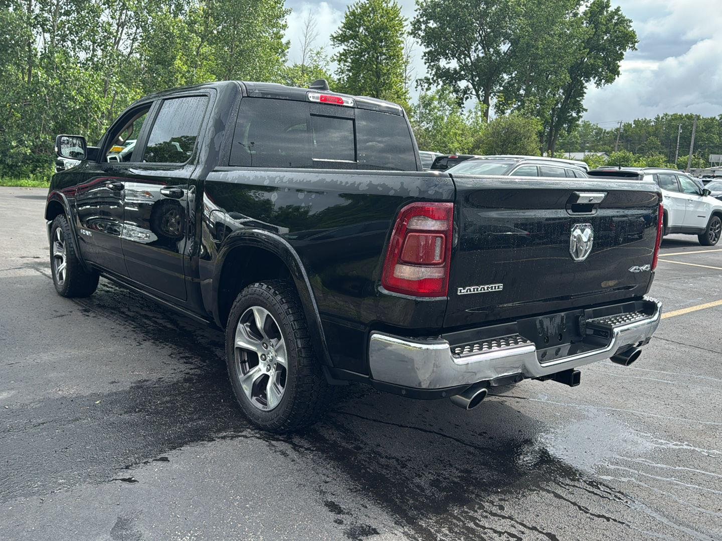 Used 2019 Diamond Black Crystal Pearlcoat Ram Laramie image 5