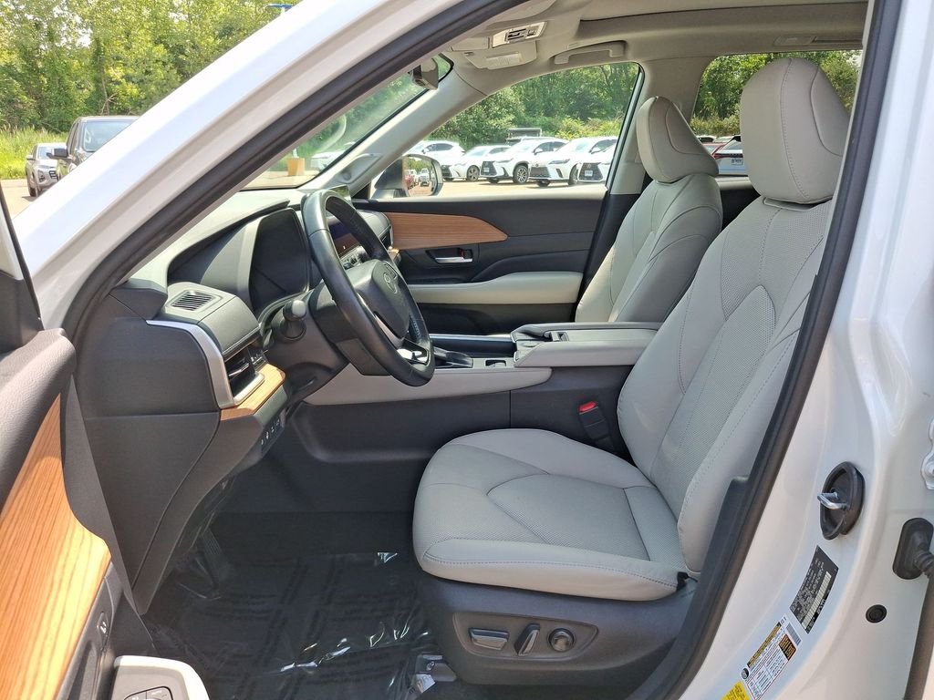Used 2025 Beige Toyota Limited image 13