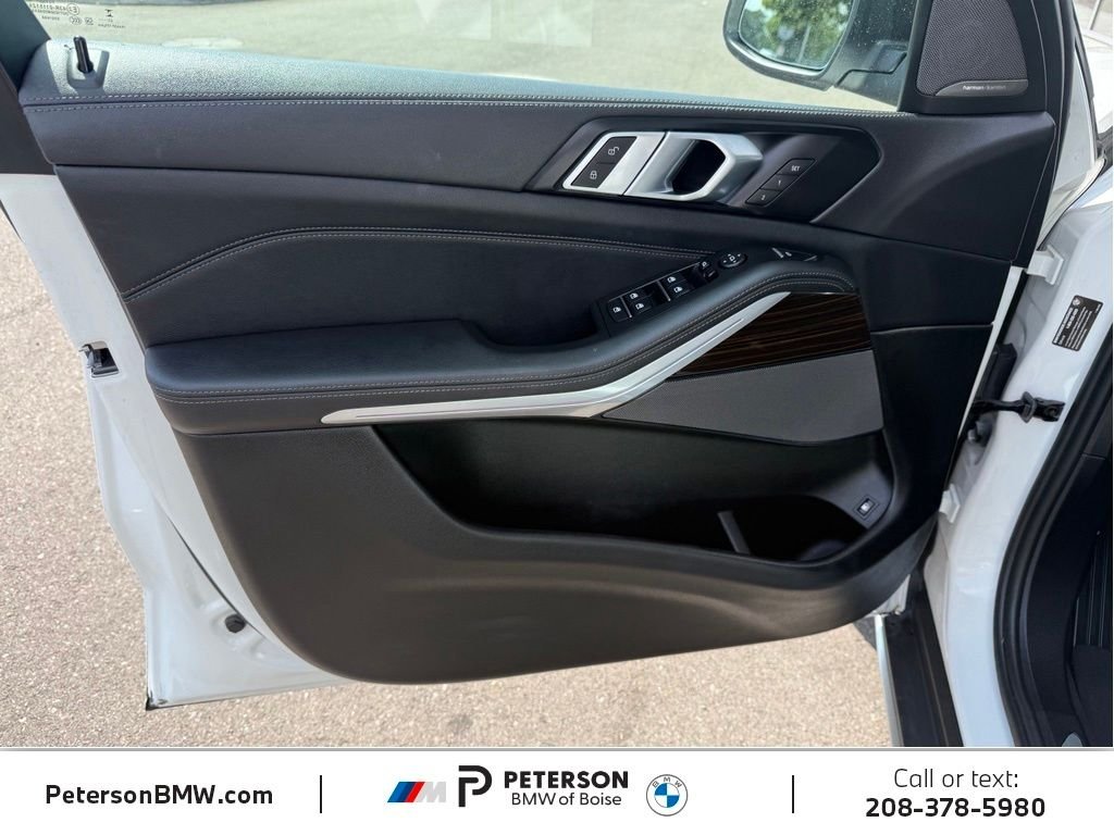 Used 2024 White BMW xDrive50e image 17