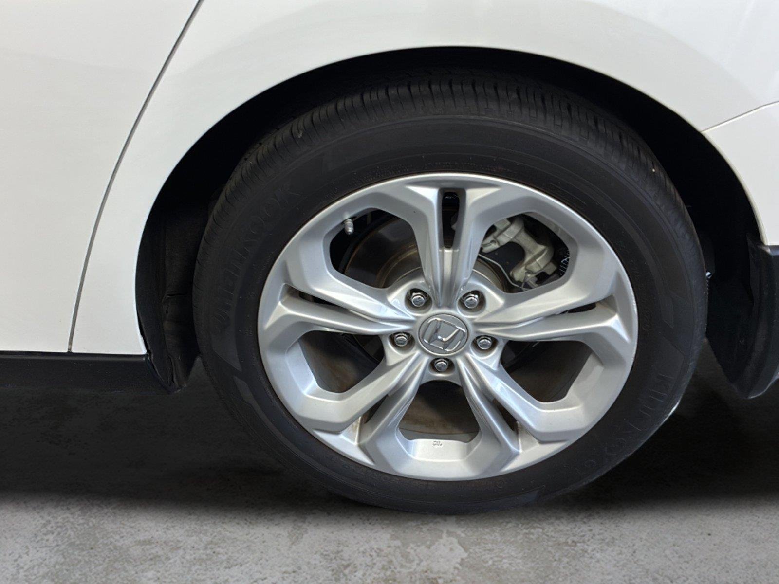 Used 2024 Platinum White Pearl Honda LX image 9