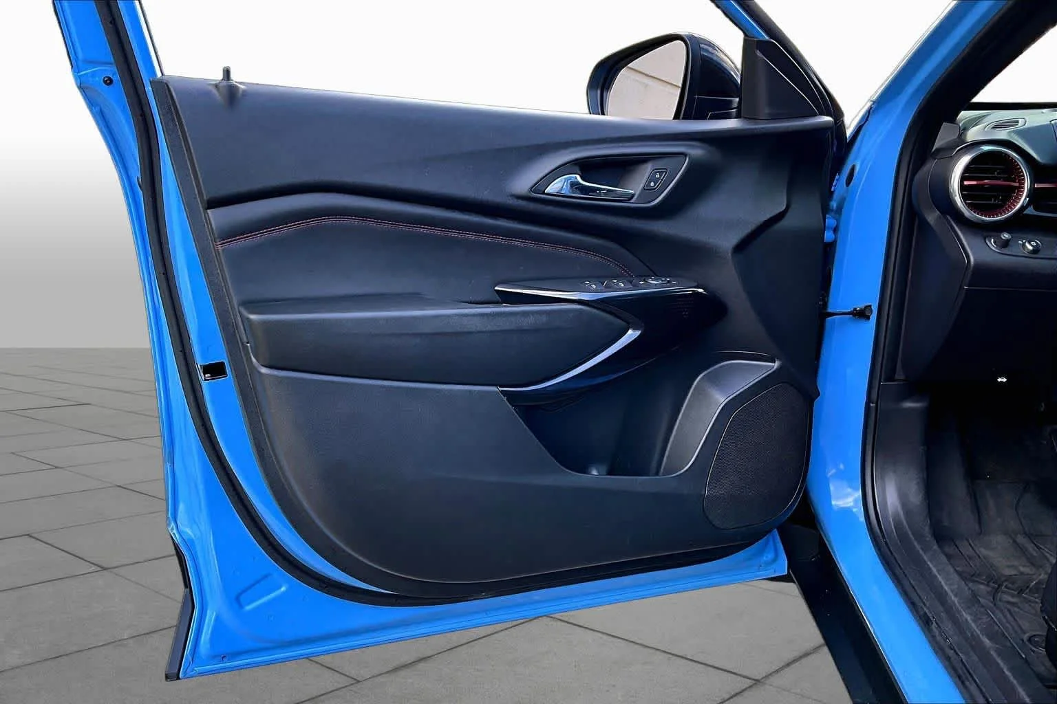 Used 2024 Fountain Blue Chevrolet 2RS image 22