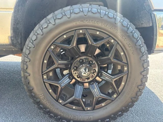 Used 2010 Silver Ford XLT image 4