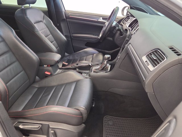 Used 2019  Volkswagen 2.0T SE image 19