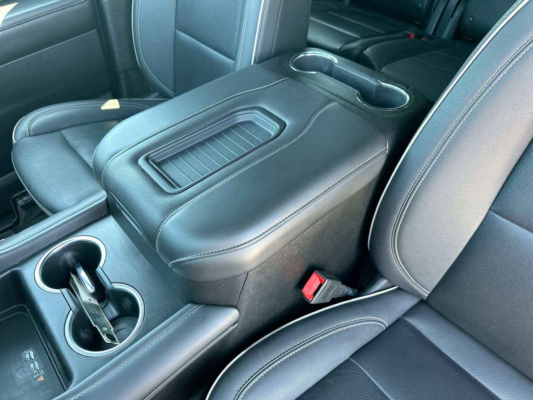 Used 2024 Summit White Chevrolet Premier image 22