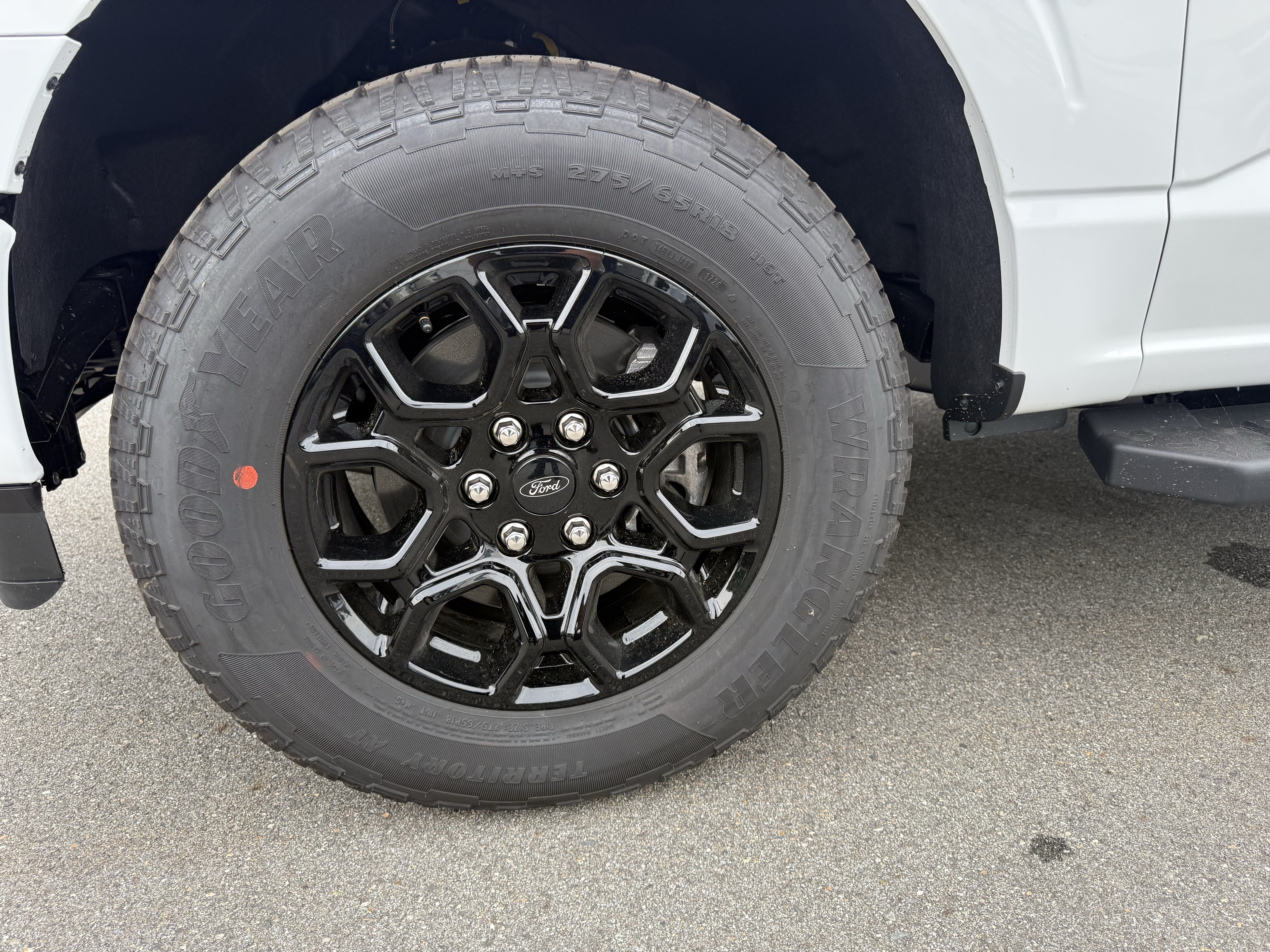 New 2026 Oxford White Ford XLT image 16