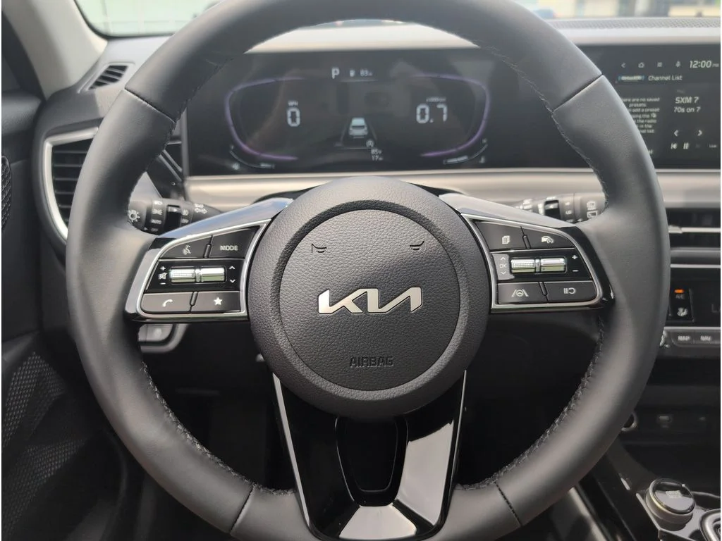New 2026 Snow White Pearl Kia S image 21