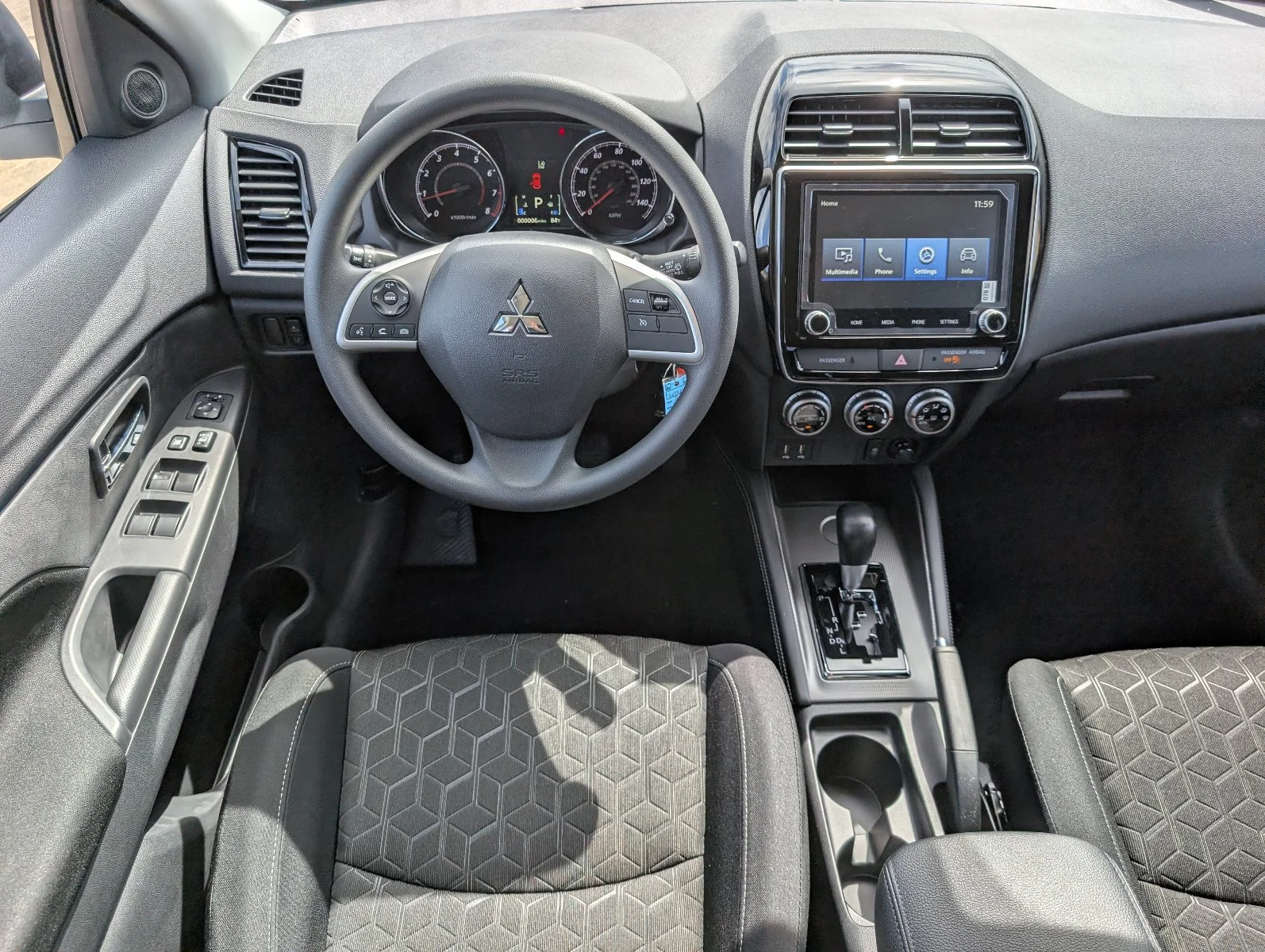 New 2027 White Mitsubishi 2.0 ES image 29