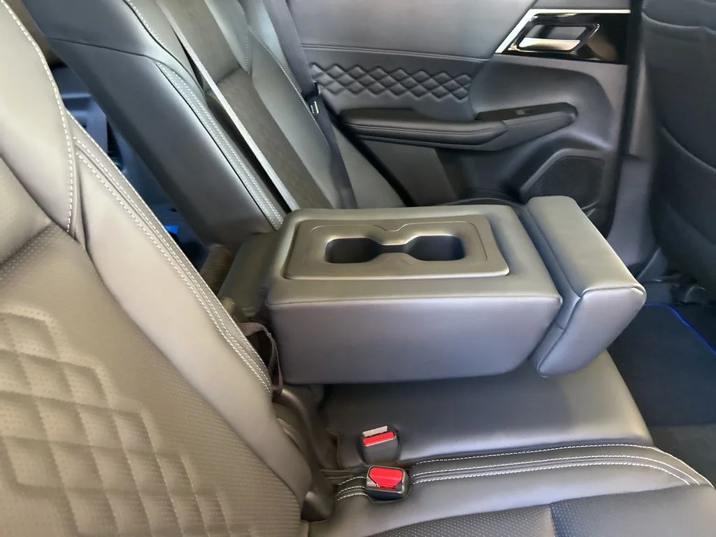2025 Mitsubishi Outlander Plug-in Hybrid SEL Black Edition - Photo 35