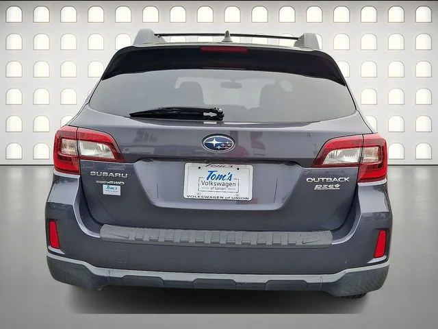 Used 2016 Gray Subaru 2.5i Premium image 6