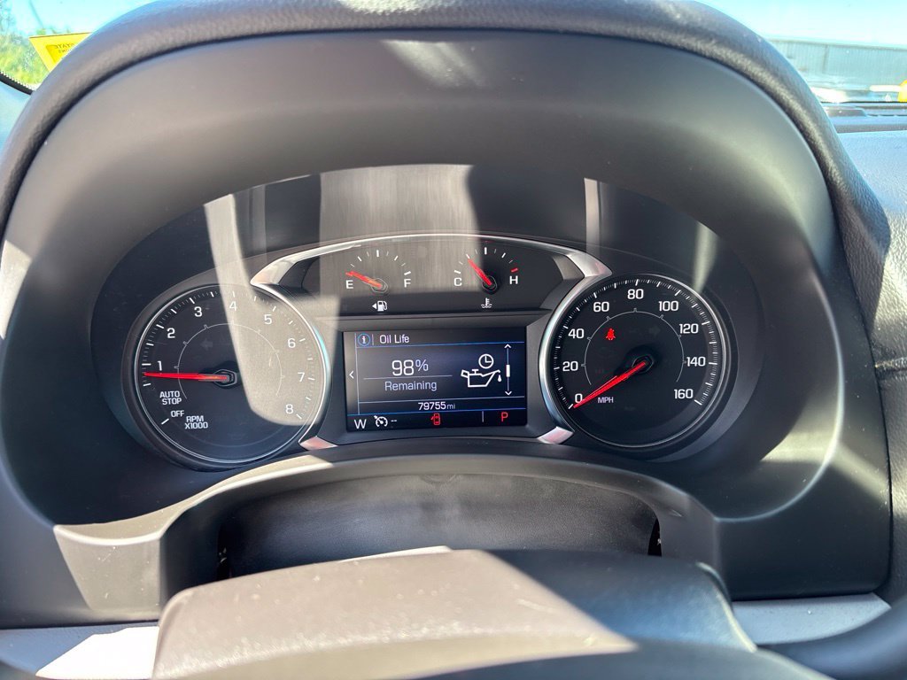 Used 2023 White GMC SLE image 26