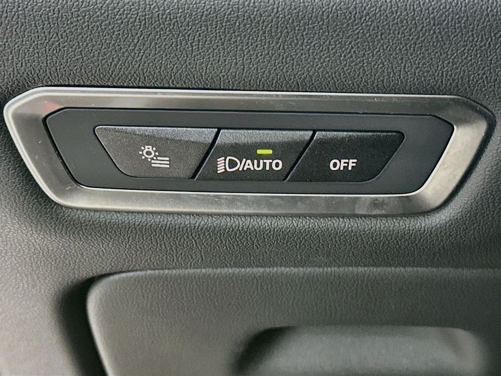Used 2024 Black Sapphire Metallic BMW xDrive40i image 11