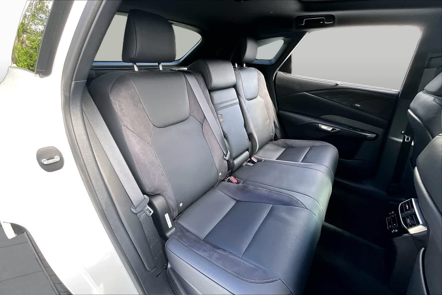 Used 2023 Eminent White Pearl Lexus Luxury image 19