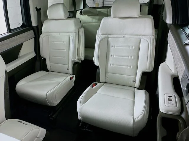 New 2025 Gray Hyundai Calligraphy image 11