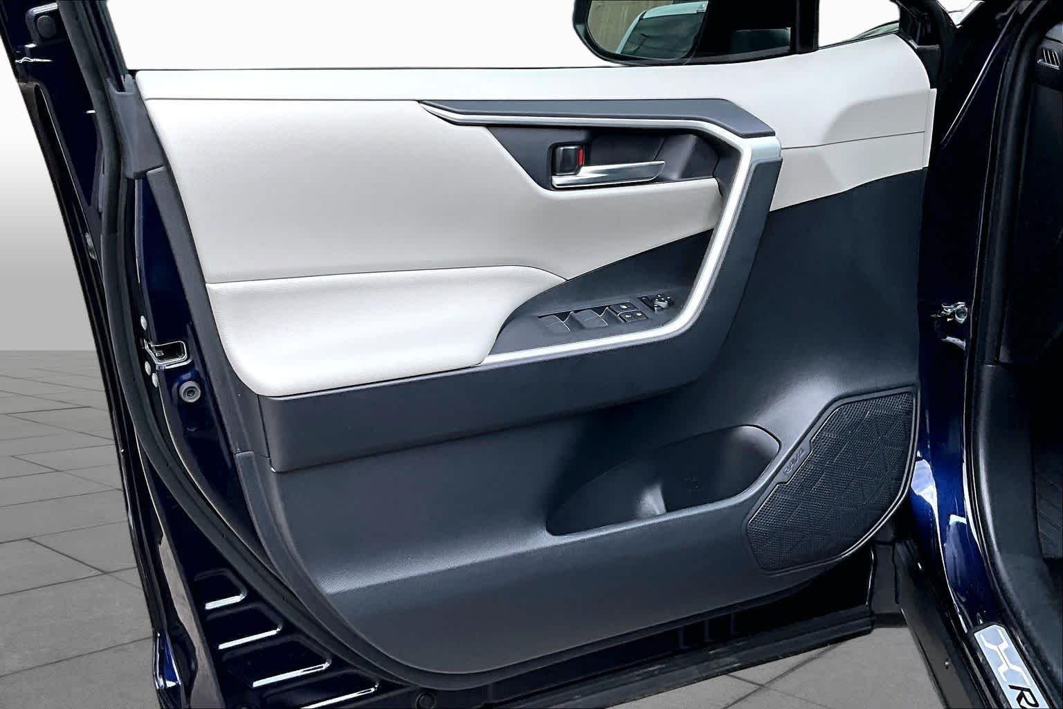 Used 2025 Blueprint Toyota Hybrid XLE Premium image 22