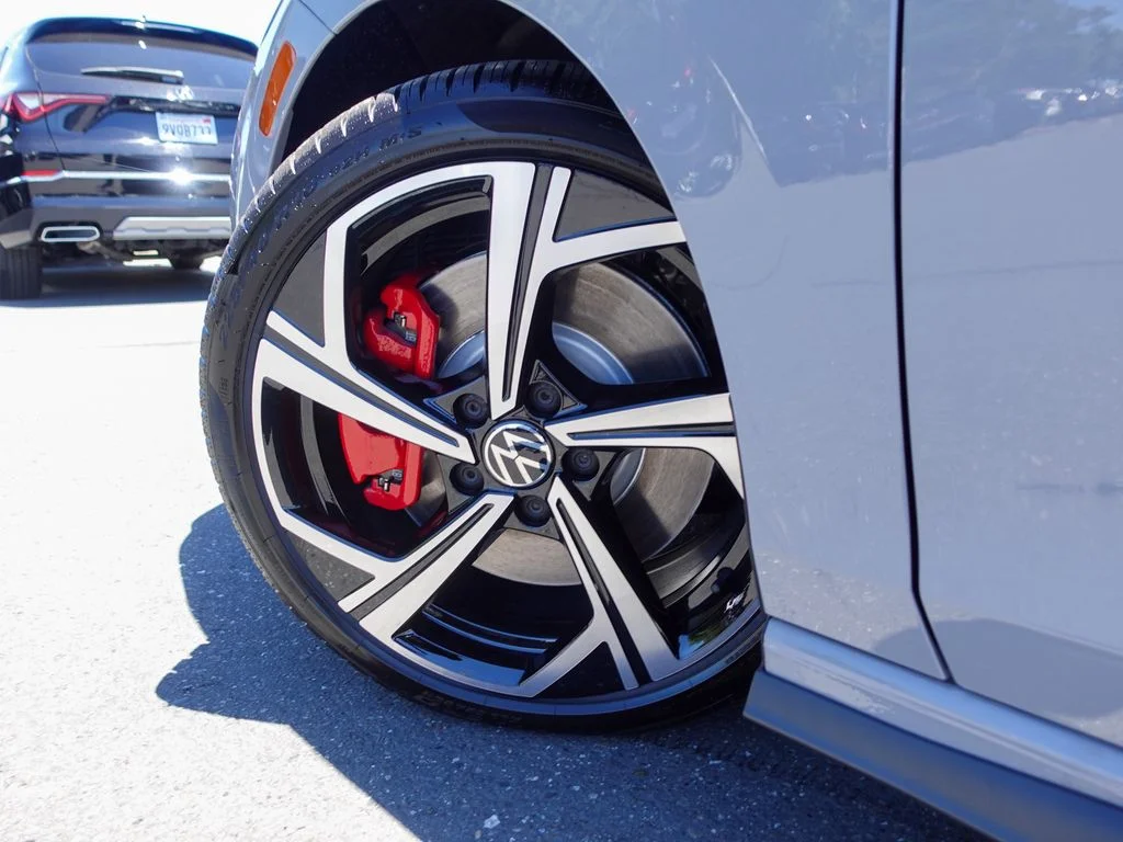 New 2026 Moonstone Gray Volkswagen SE image 10