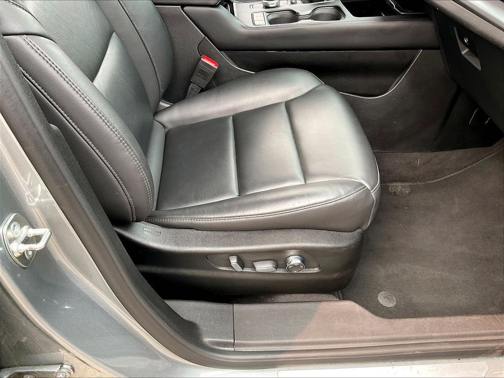 Used 2024 Argent Silver Metallic Cadillac Premium Luxury image 36