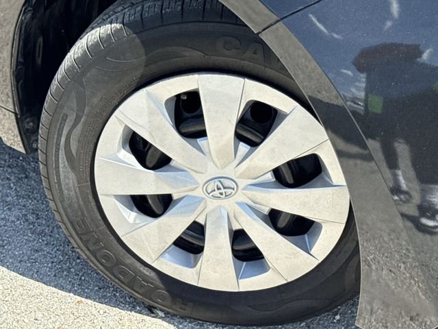 Used 2020 Black Toyota L image 11
