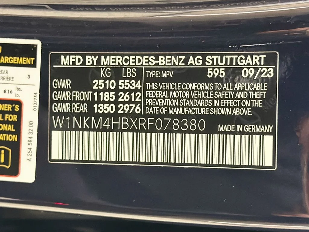 Used 2024 Nautical Blue Metallic Mercedes-Benz 300 image 34