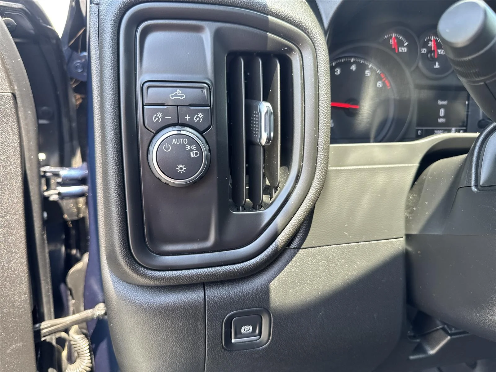 Used 2021 NORTHSKY BLUE METALLIC Chevrolet Custom image 20