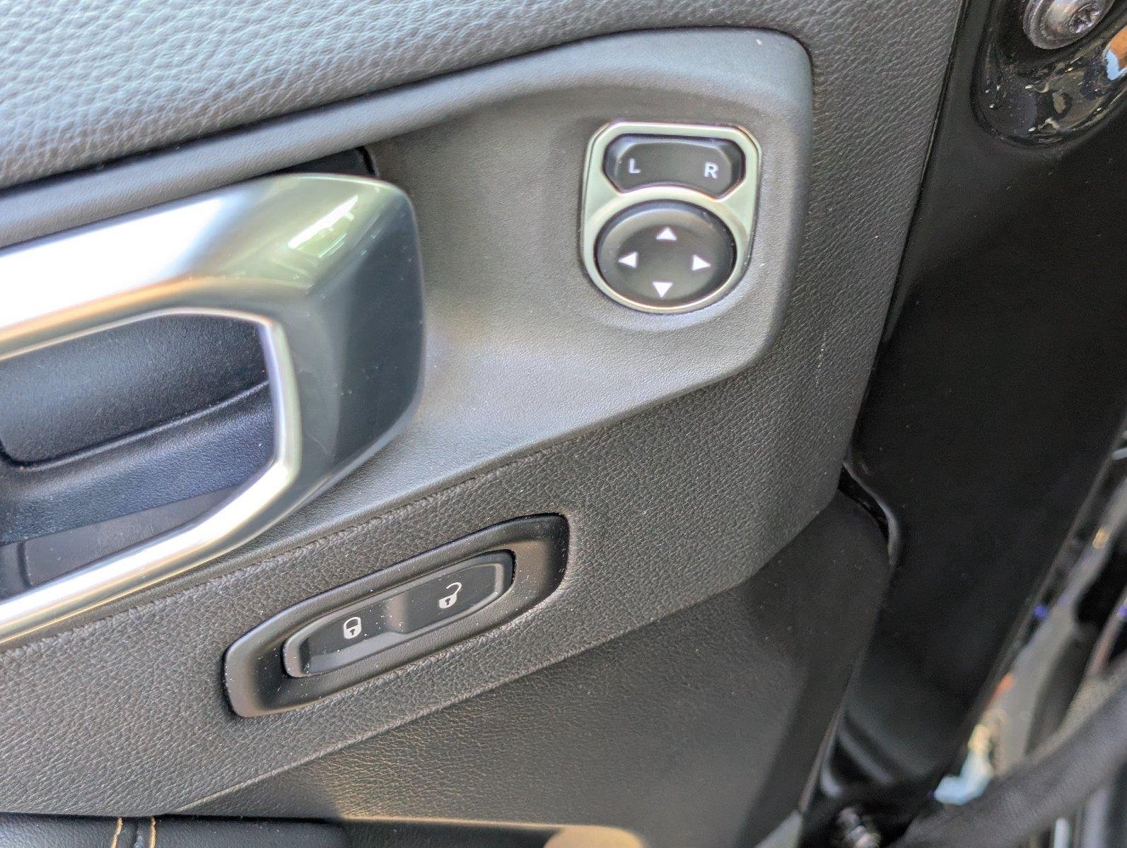 Used 2025 Black Clearcoat Jeep Sahara image 18