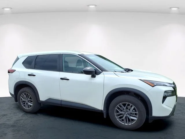 Used 2024 White Nissan S image 7