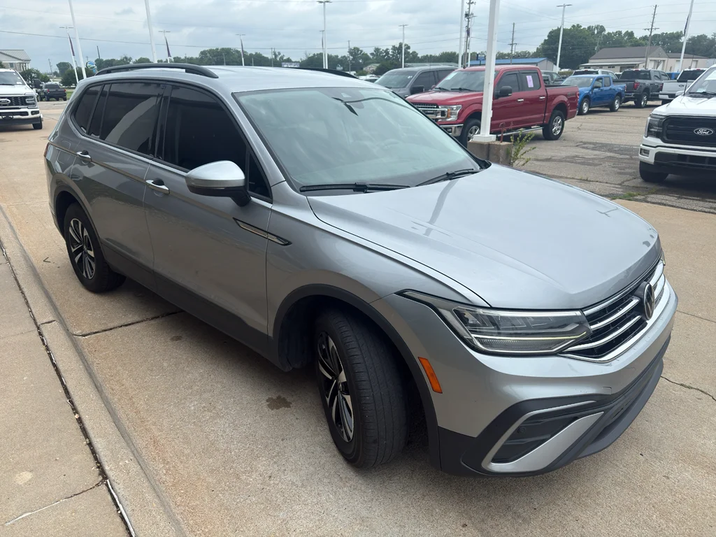 Used 2024 Pyrite Silver Metallic Volkswagen S image 4