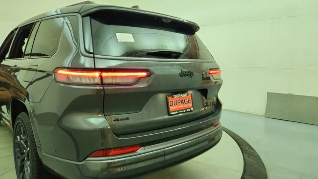 New 2026 Baltic Gray Metallic Clear-Coat Exterior Paint Jeep Summit image 15