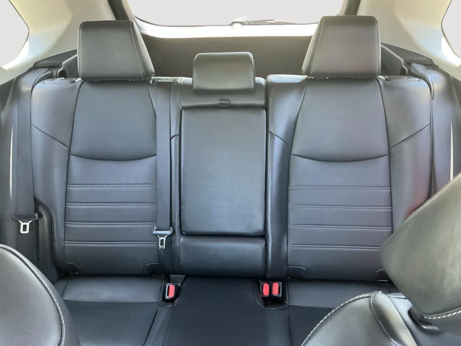 Used 2022 Magnetic Gray Metallic Toyota XLE Premium image 8