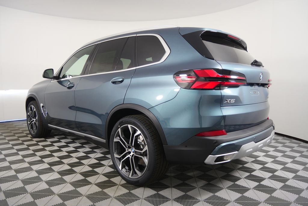Used 2026 Blue Ridge Mountain Metallic BMW xDrive40i image 5