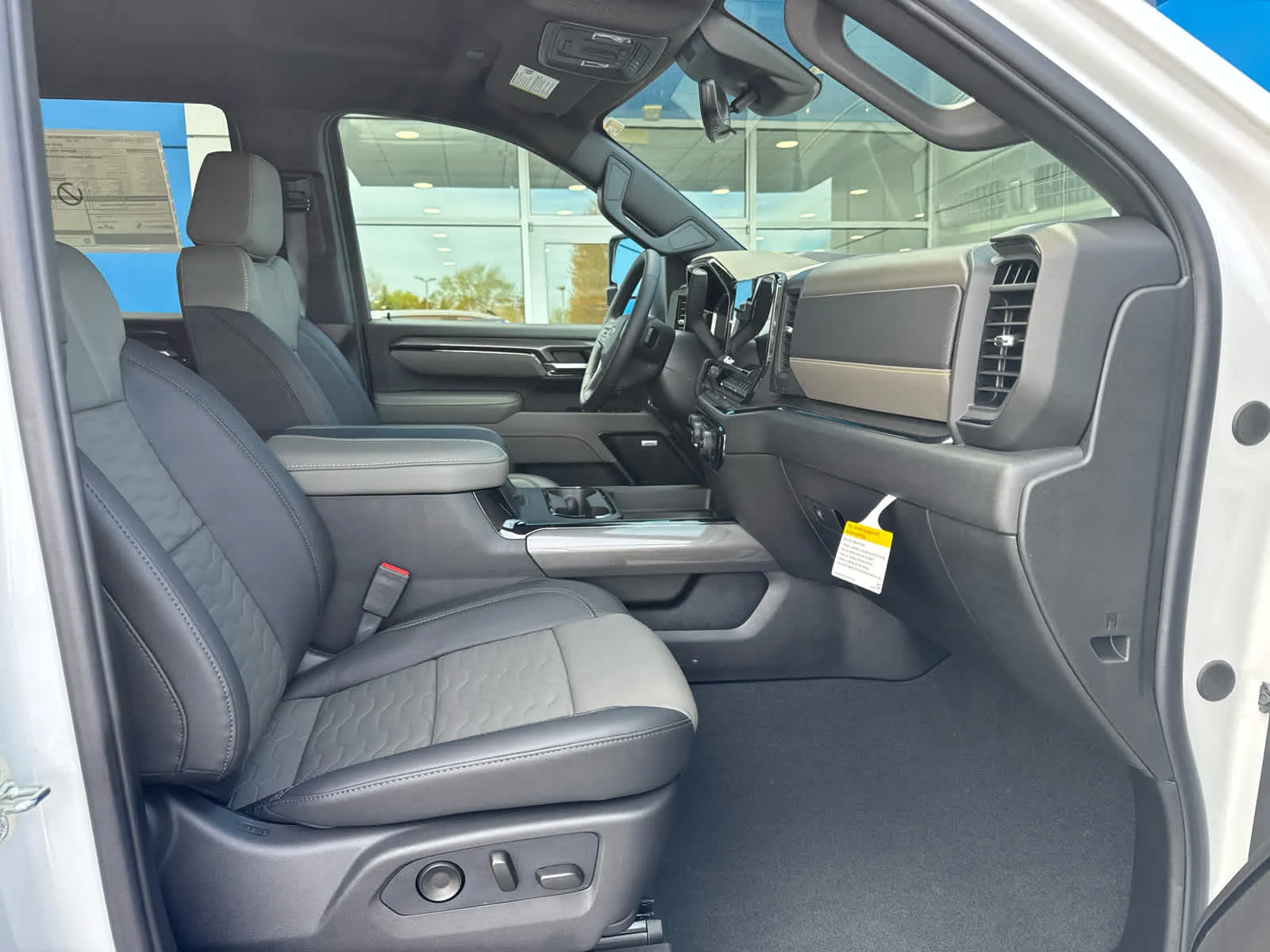 2026 Chevrolet Silverado 2500HD ZR2 - Photo 4