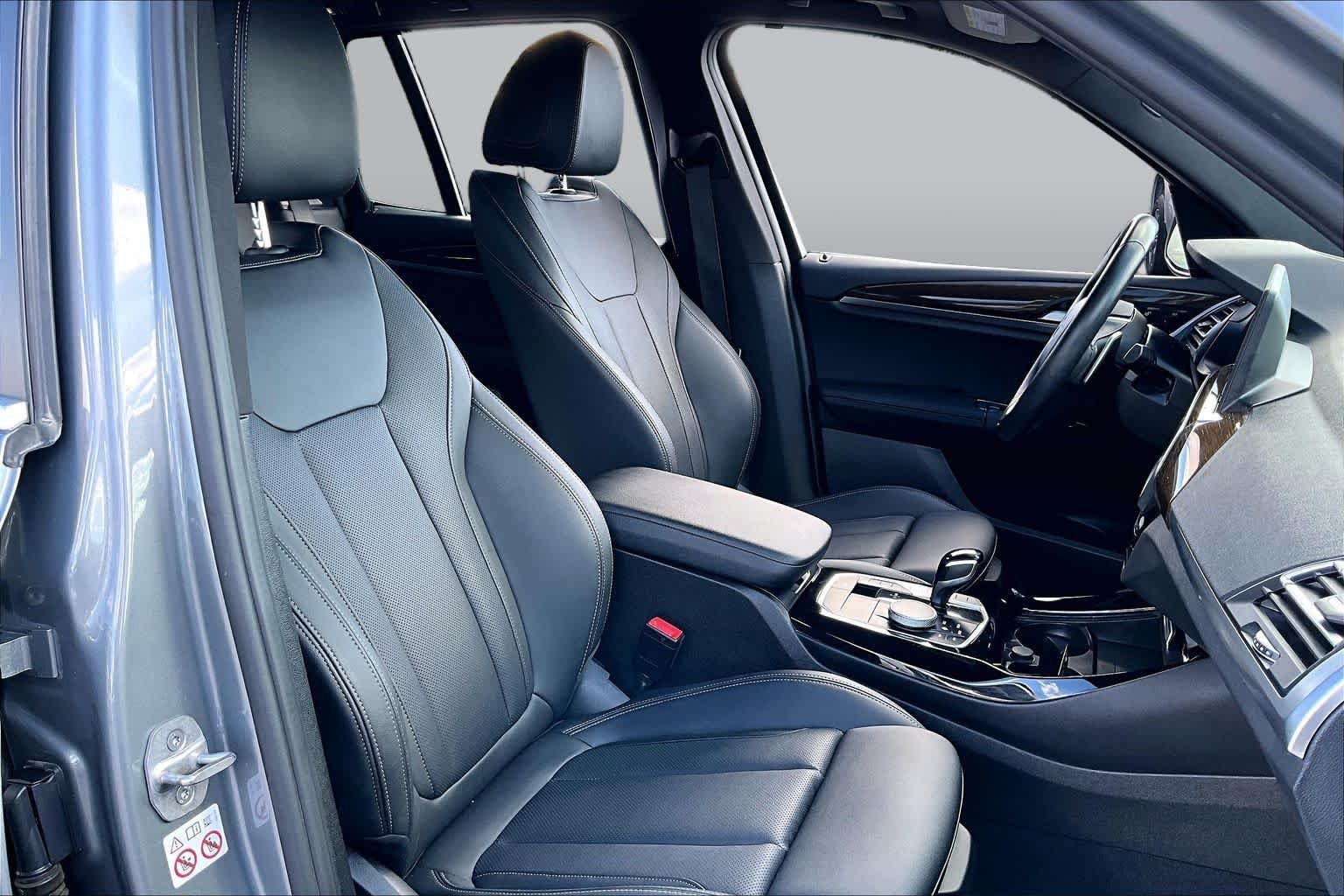 Used 2024 Skyscraper Grey Metallic BMW sDrive30i image 8